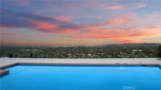 6030 Maury Avenue, Woodland Hills, CA 91367