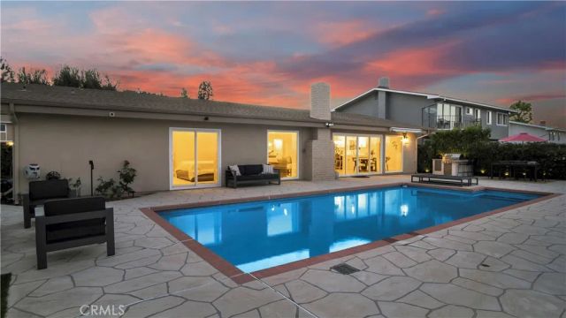 6030 Maury Avenue, Woodland Hills, CA 91367