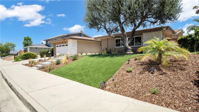 6030 Maury Avenue, Woodland Hills, CA 91367