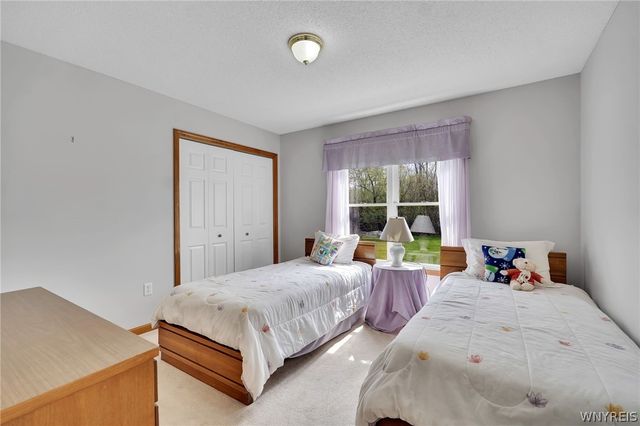 53 Alexander Parkway, Pendleton, NY 14120