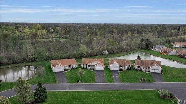 53 Alexander Parkway, Pendleton, NY 14120