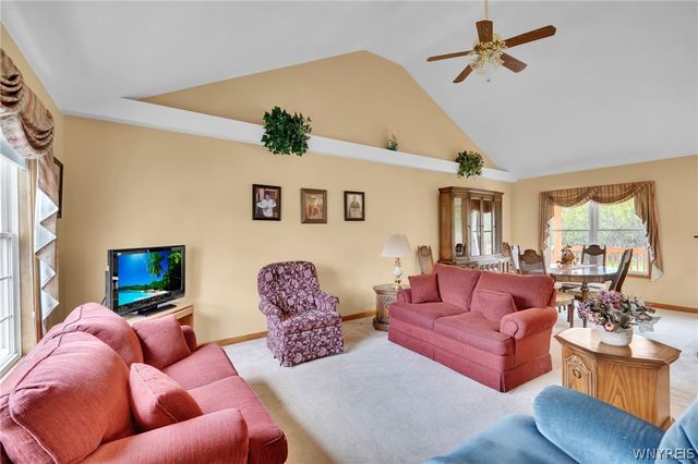 53 Alexander Parkway, Pendleton, NY 14120
