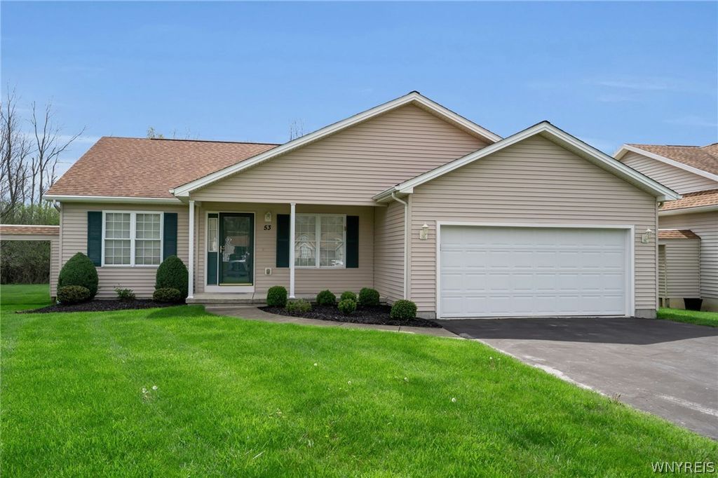 53 Alexander Parkway, Pendleton, NY 14120