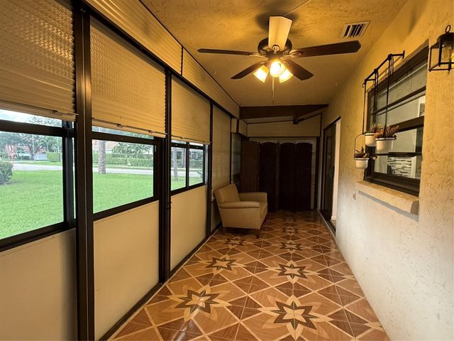 6101 Woodlake Blvd 6101, Greenacres, FL 33463