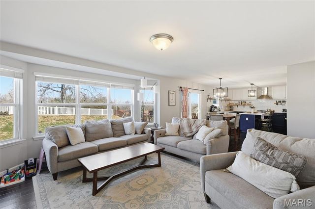 361 Magoffin Trails Court, Oakville, MO 63129