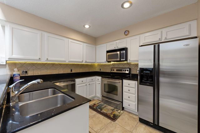 2611 Grants Lake Boulevard 222, Sugar Land, TX 77479