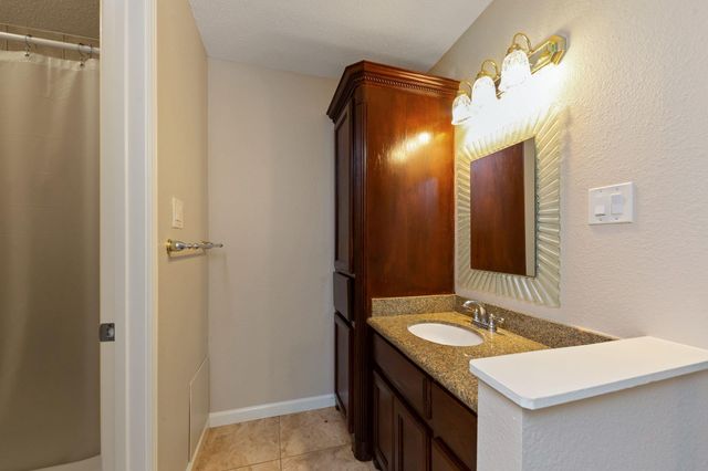 2611 Grants Lake Boulevard 222, Sugar Land, TX 77479