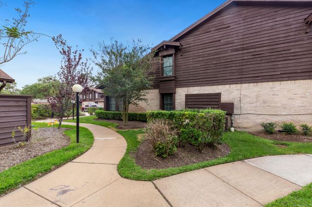 2611 Grants Lake Boulevard 222, Sugar Land, TX 77479