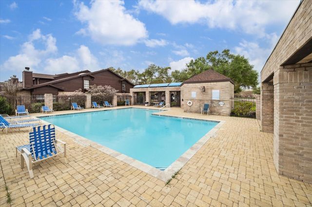 2611 Grants Lake Boulevard 222, Sugar Land, TX 77479