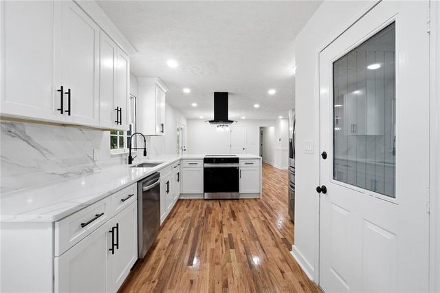2738 Odum Street, Snellville, GA 30078