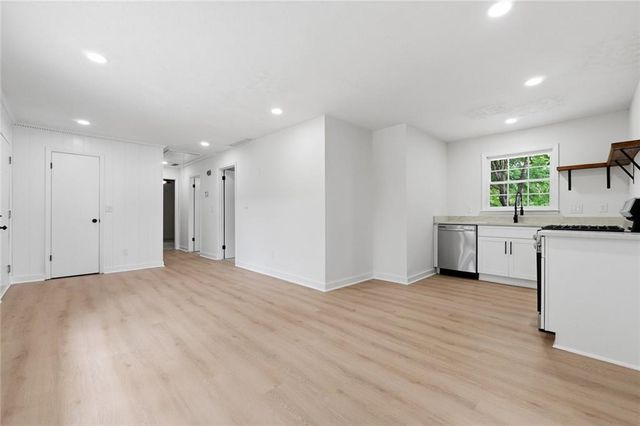 2738 Odum Street, Snellville, GA 30078