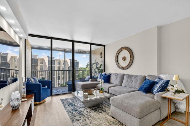 20 Royal Palm Way 503, Boca Raton, FL 33432