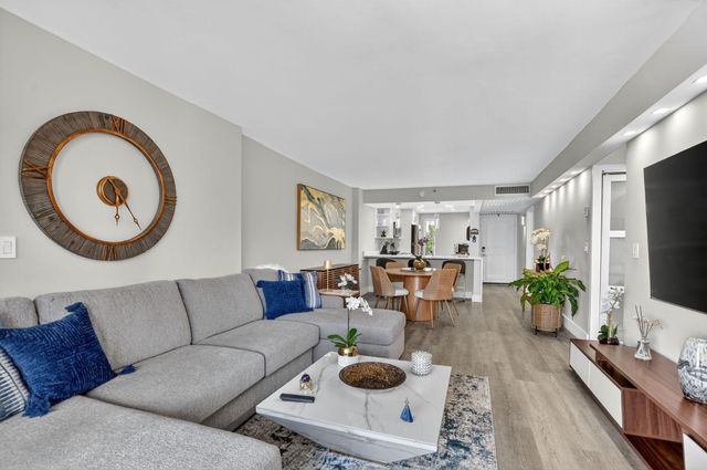 20 Royal Palm Way 503, Boca Raton, FL 33432