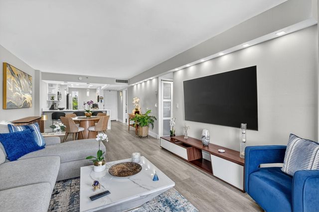 20 Royal Palm Way 503, Boca Raton, FL 33432