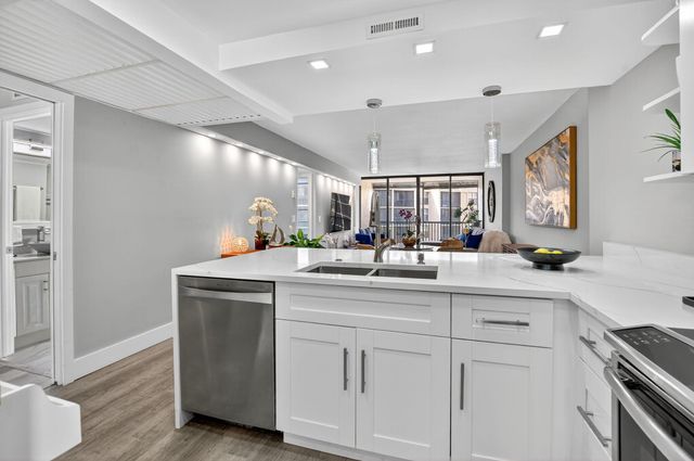 20 Royal Palm Way 503, Boca Raton, FL 33432