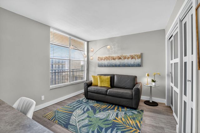 20 Royal Palm Way 503, Boca Raton, FL 33432