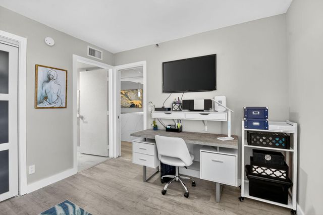 20 Royal Palm Way 503, Boca Raton, FL 33432