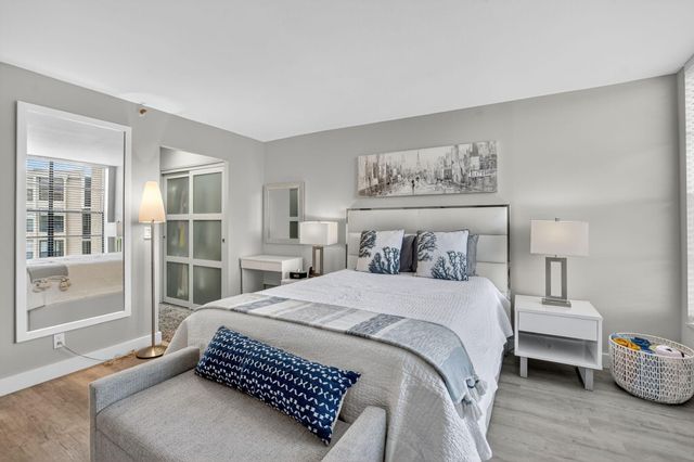 20 Royal Palm Way 503, Boca Raton, FL 33432