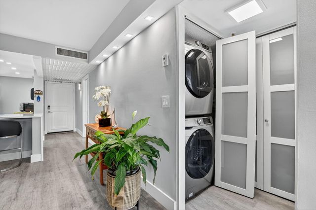 20 Royal Palm Way 503, Boca Raton, FL 33432