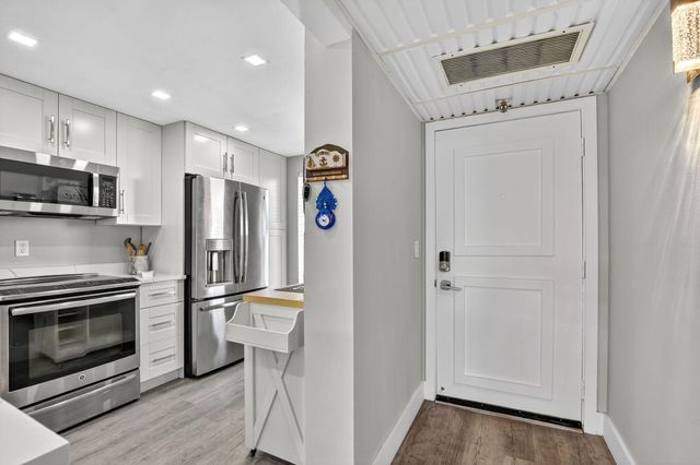 20 Royal Palm Way 503, Boca Raton, FL 33432