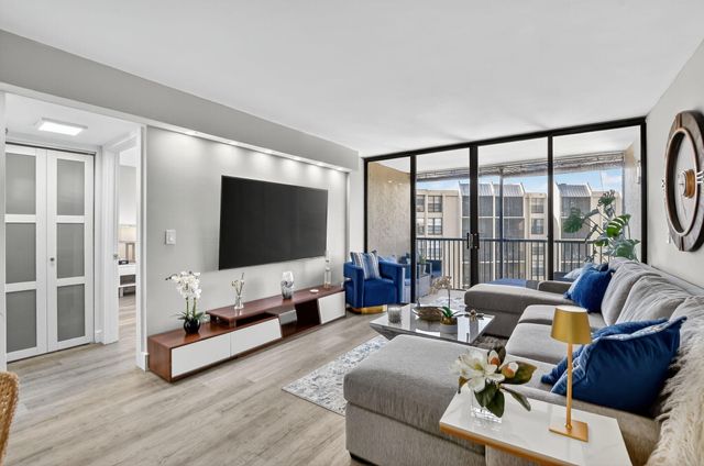 20 Royal Palm Way 503, Boca Raton, FL 33432