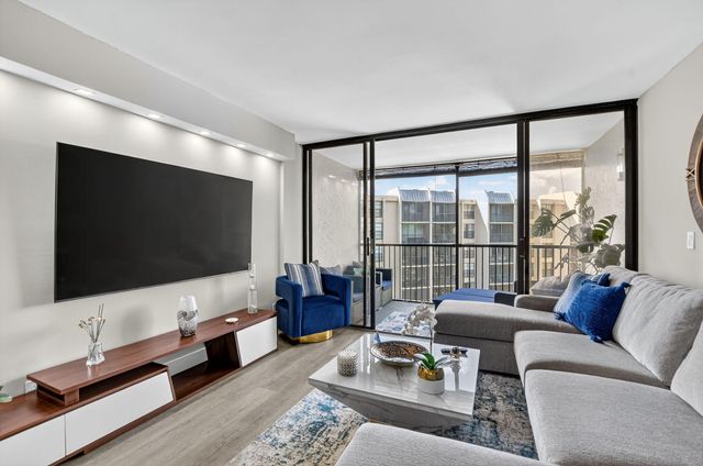 20 Royal Palm Way 503, Boca Raton, FL 33432