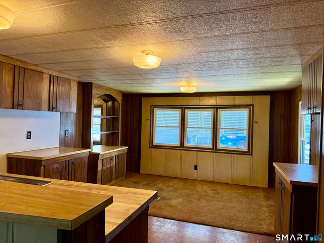 28 Cheyenne Road, East Hartford, CT 06118