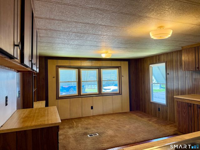 28 Cheyenne Road, East Hartford, CT 06118
