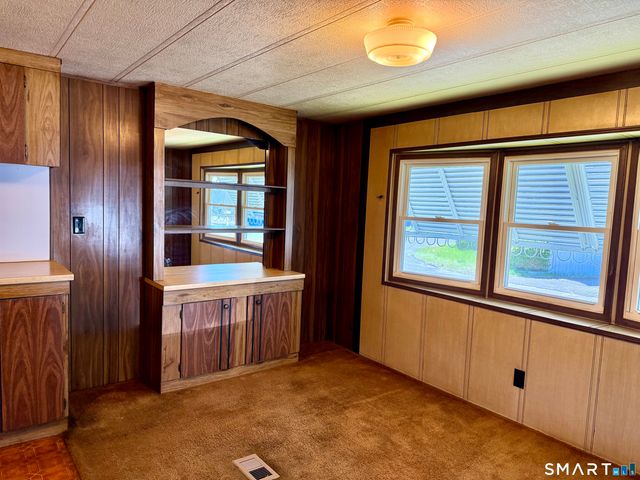 28 Cheyenne Road, East Hartford, CT 06118