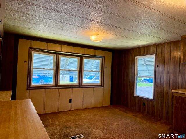 28 Cheyenne Road, East Hartford, CT 06118
