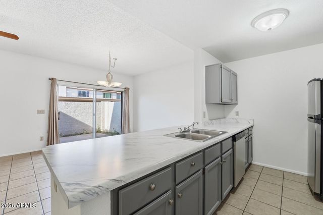 4114 E UNION HILLS Drive 1004, Phoenix, AZ 85050