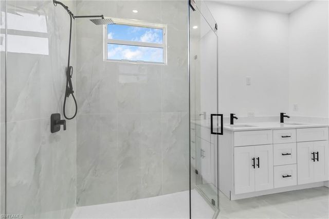 1109 Cumming ST E, Lehigh Acres, FL 33974