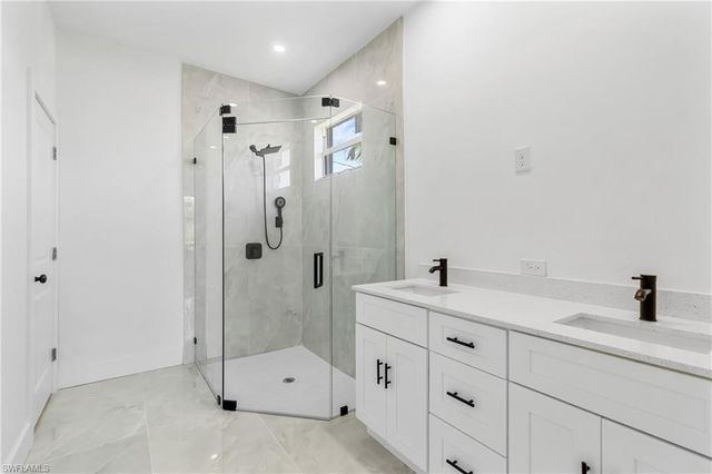 1109 Cumming ST E, Lehigh Acres, FL 33974