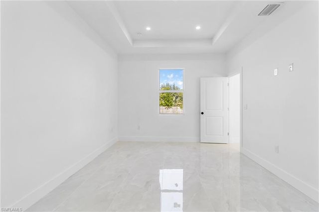 1109 Cumming ST E, Lehigh Acres, FL 33974