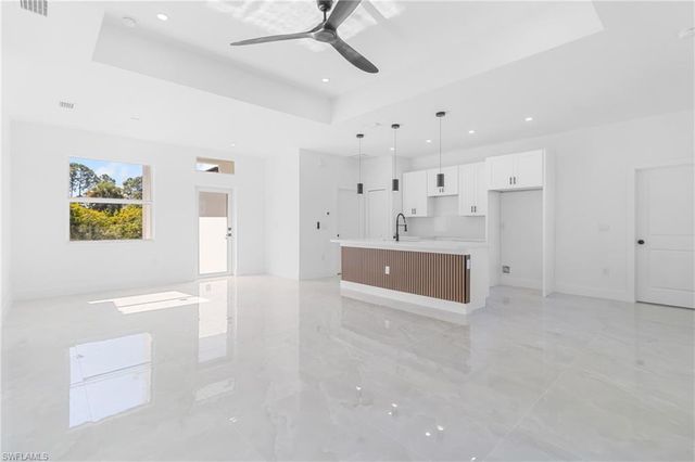 1109 Cumming ST E, Lehigh Acres, FL 33974