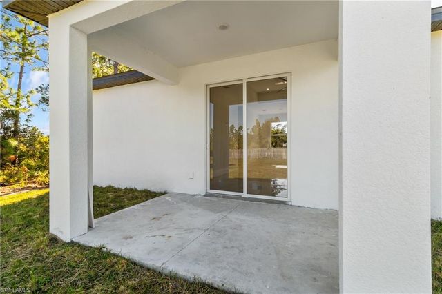 1109 Cumming ST E, Lehigh Acres, FL 33974