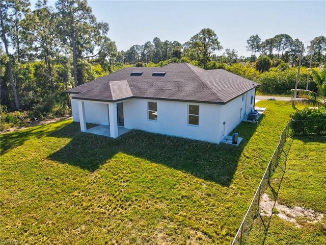 1109 Cumming ST E, Lehigh Acres, FL 33974