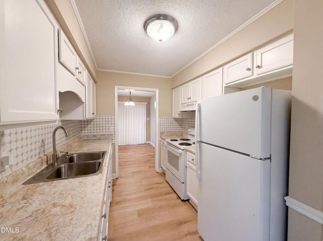 104 Arbuckle Lane, Cary, NC 27511