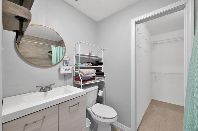 216 S Magnolia Drive, Conroe, TX 77301