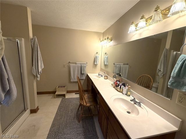 6636 Olde Stone Circle NE, Canton, OH 44721