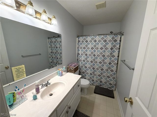 6636 Olde Stone Circle NE, Canton, OH 44721