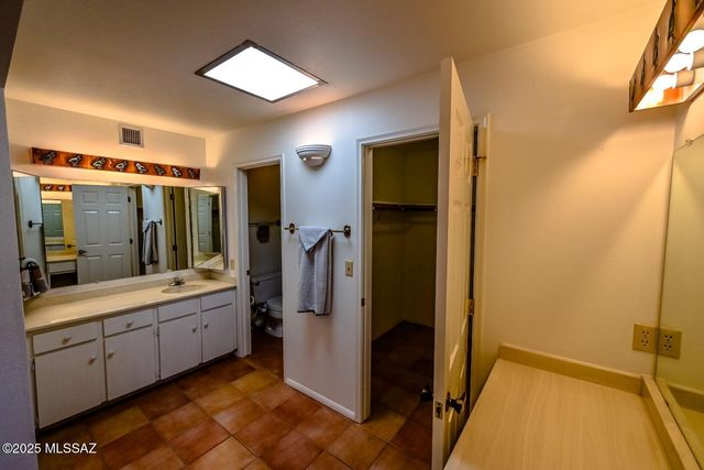 934 N Abrego Drive, Green Valley, AZ 85614