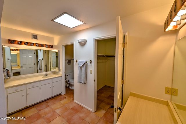 934 N Abrego Drive, Green Valley, AZ 85614