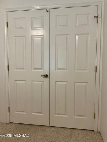 934 N Abrego Drive, Green Valley, AZ 85614