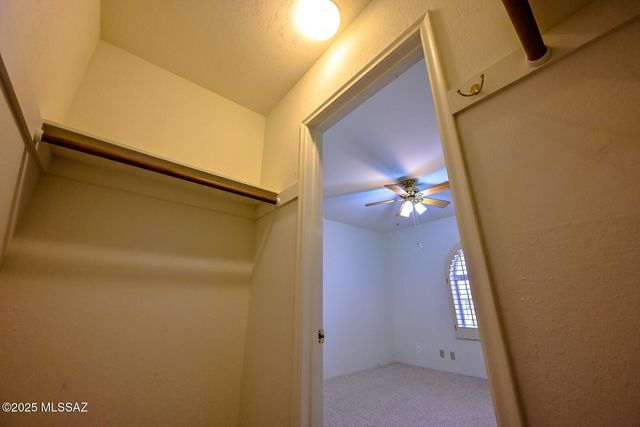 934 N Abrego Drive, Green Valley, AZ 85614