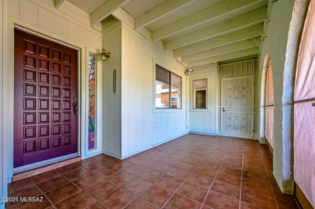 934 N Abrego Drive, Green Valley, AZ 85614