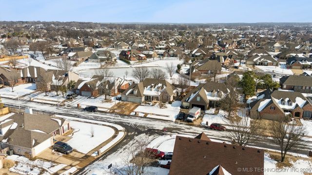 9001 N 137th East Avenue, Owasso, OK 74055