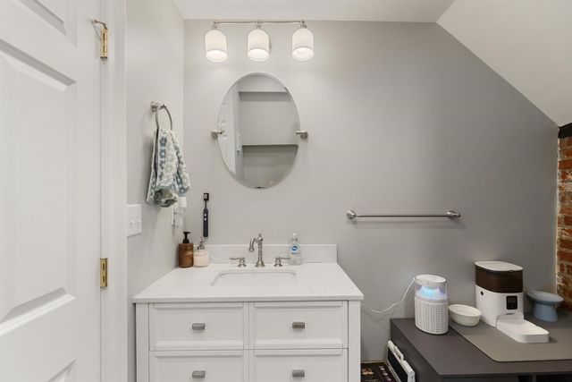 181 North St 213, Salem, MA 01970