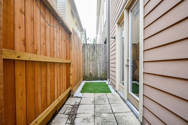 2614 Maxroy Street, Houston, TX 77007