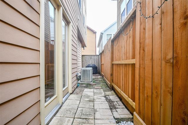 2614 Maxroy Street, Houston, TX 77007